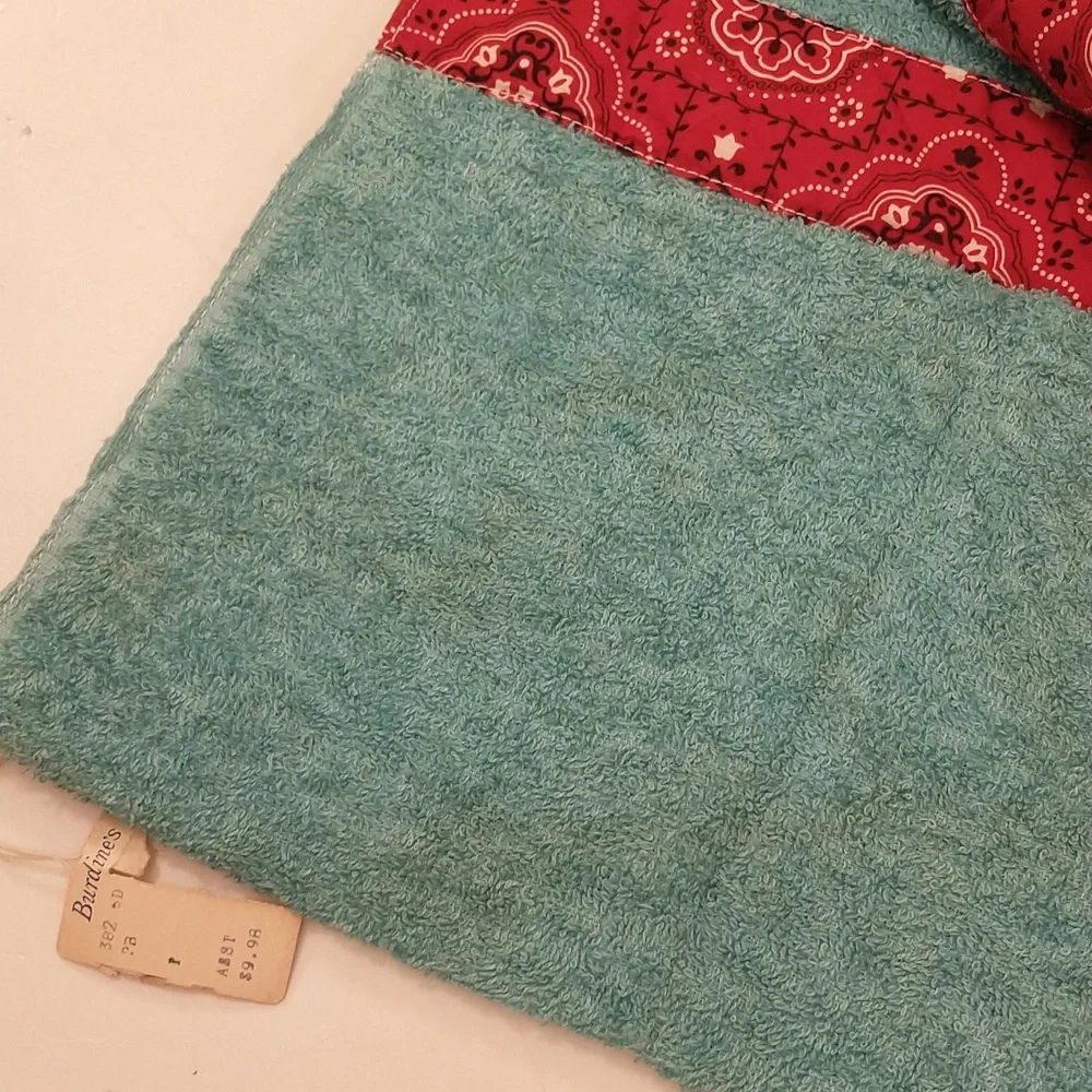 Wild 50s Beach Towel Calico Nymph On Aqua Terry Pockets 1 Zip w Tag Unused 66x36